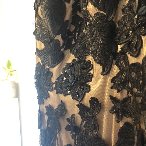 Black and beige illusion dress - Picture 6 of 6